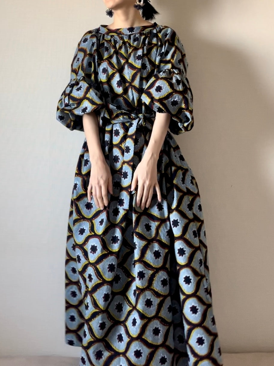 Volume sleeve dress (Congress pattern)