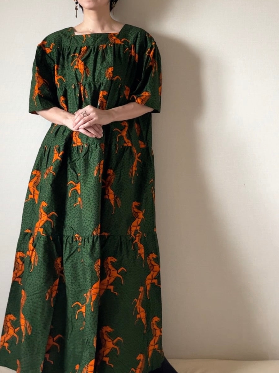 African batik dress (jumping horse pattern/green)