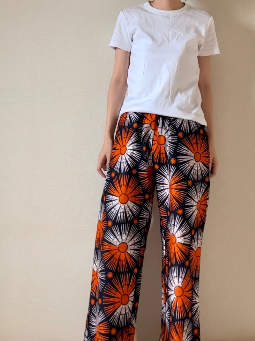 ストレートパンツ(アゲラタム柄)