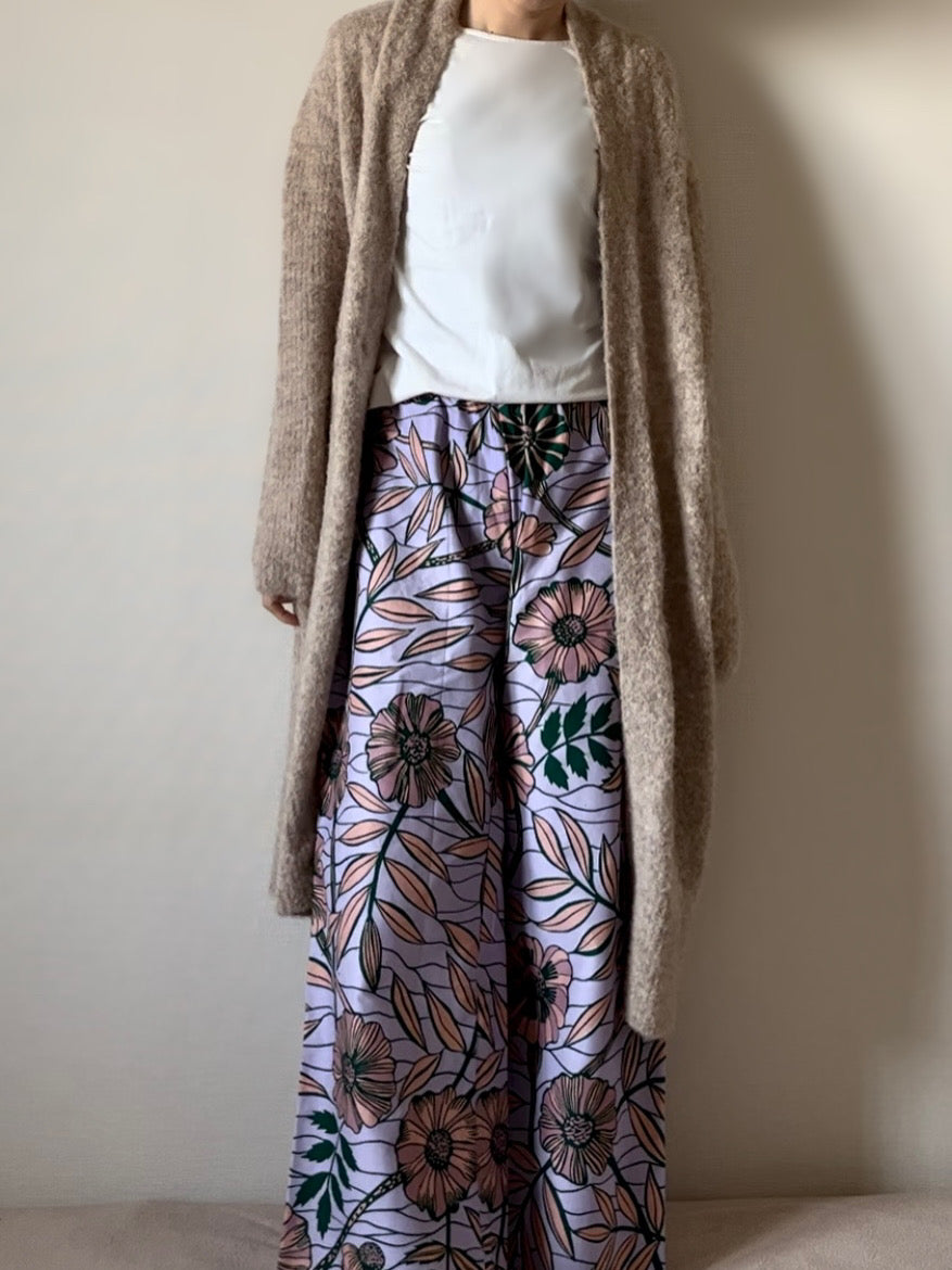 Straight pants (flower pattern)