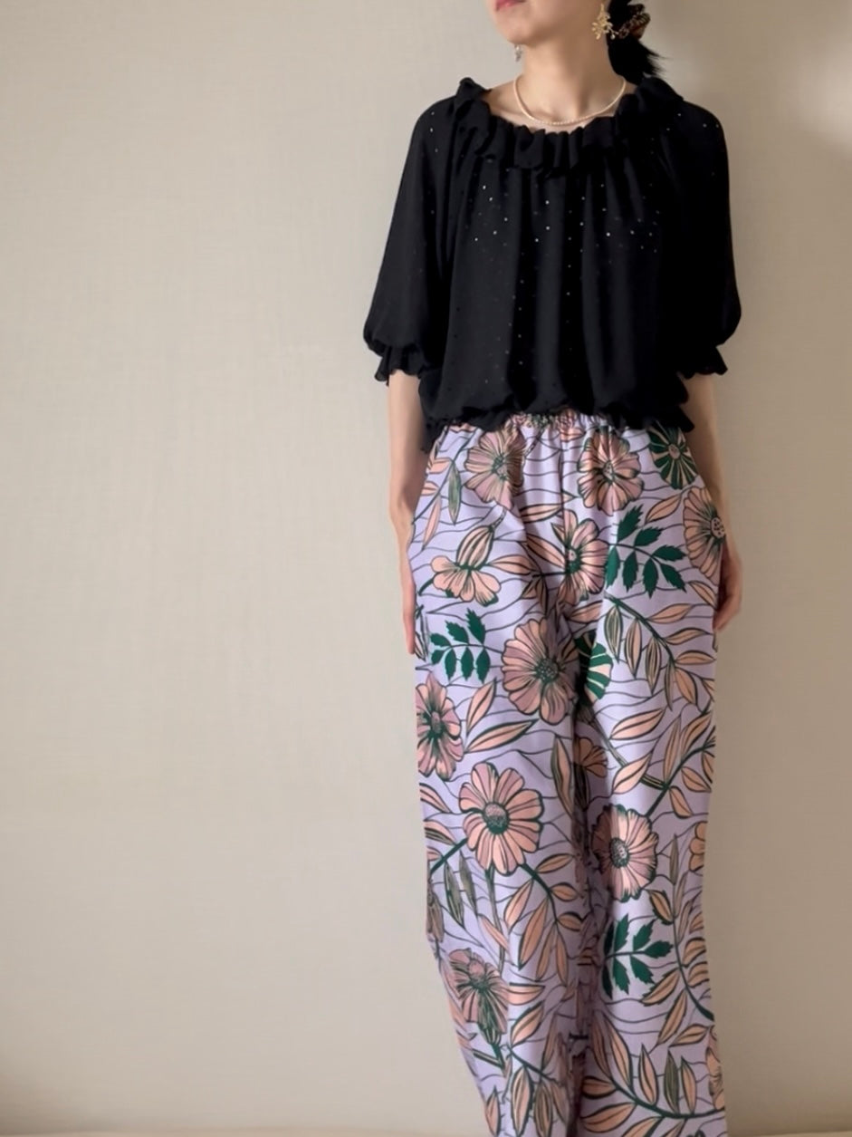 Straight pants (flower pattern)