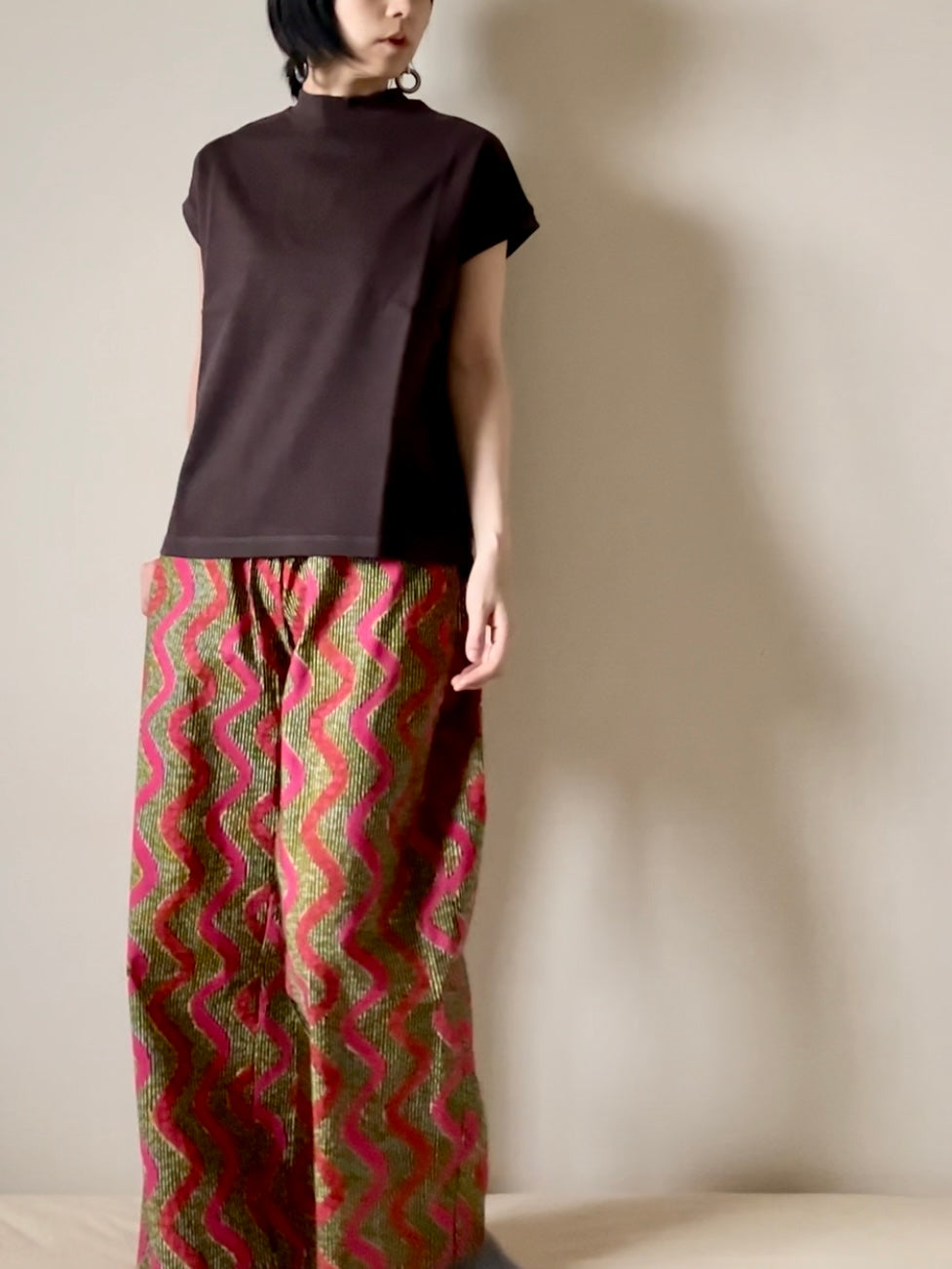 Straight pants (wave pattern)