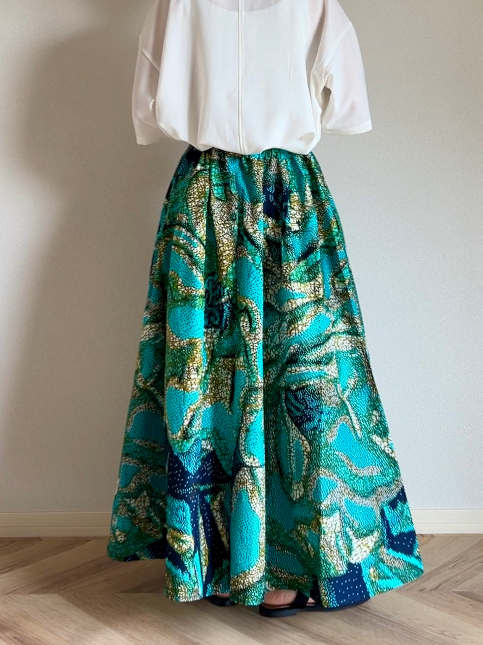 [Made to order] Voluminous long skirt (mariage pattern/light blue)