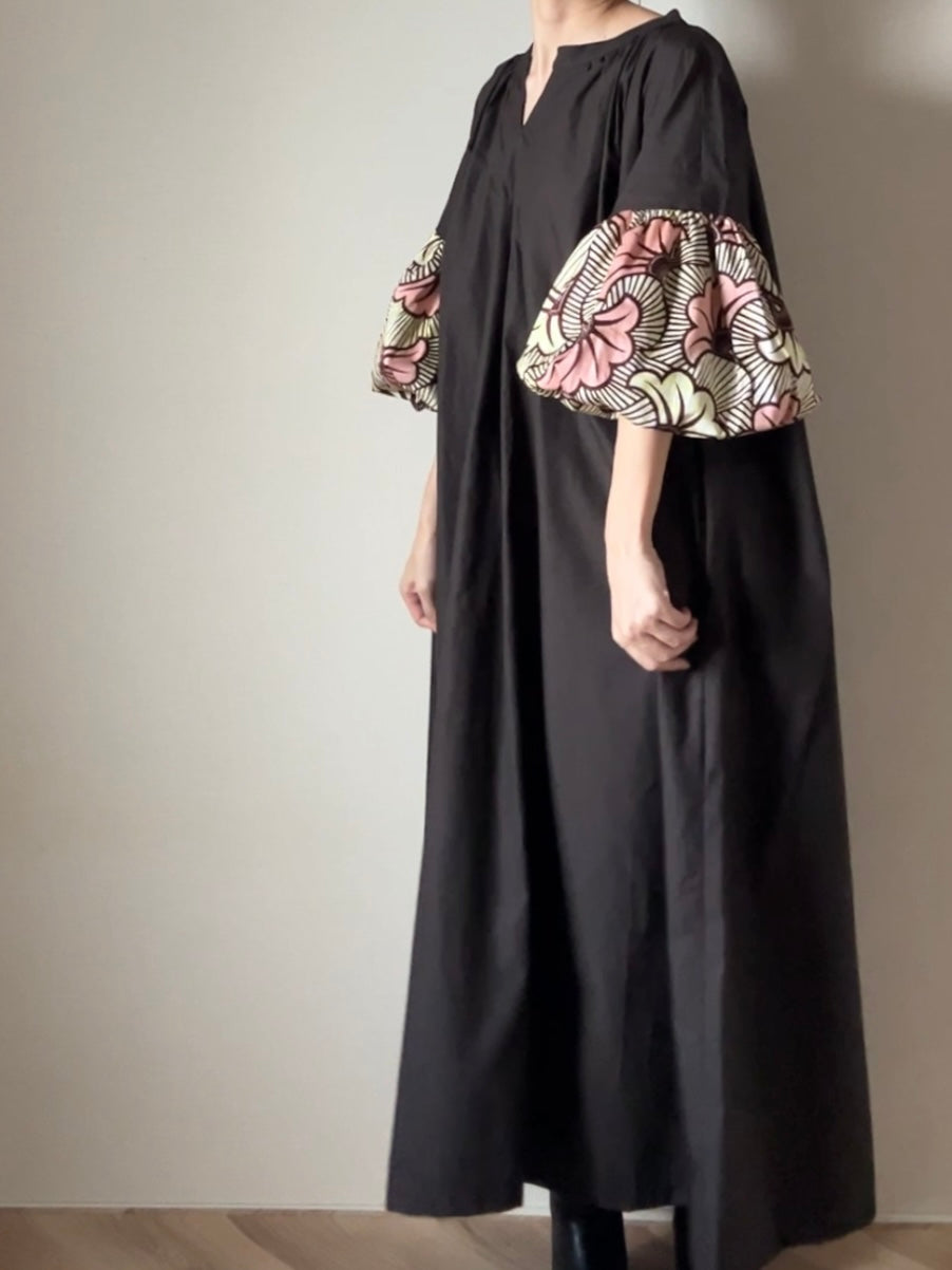 [Made to order] Plain x Batik: Volume sleeve dress