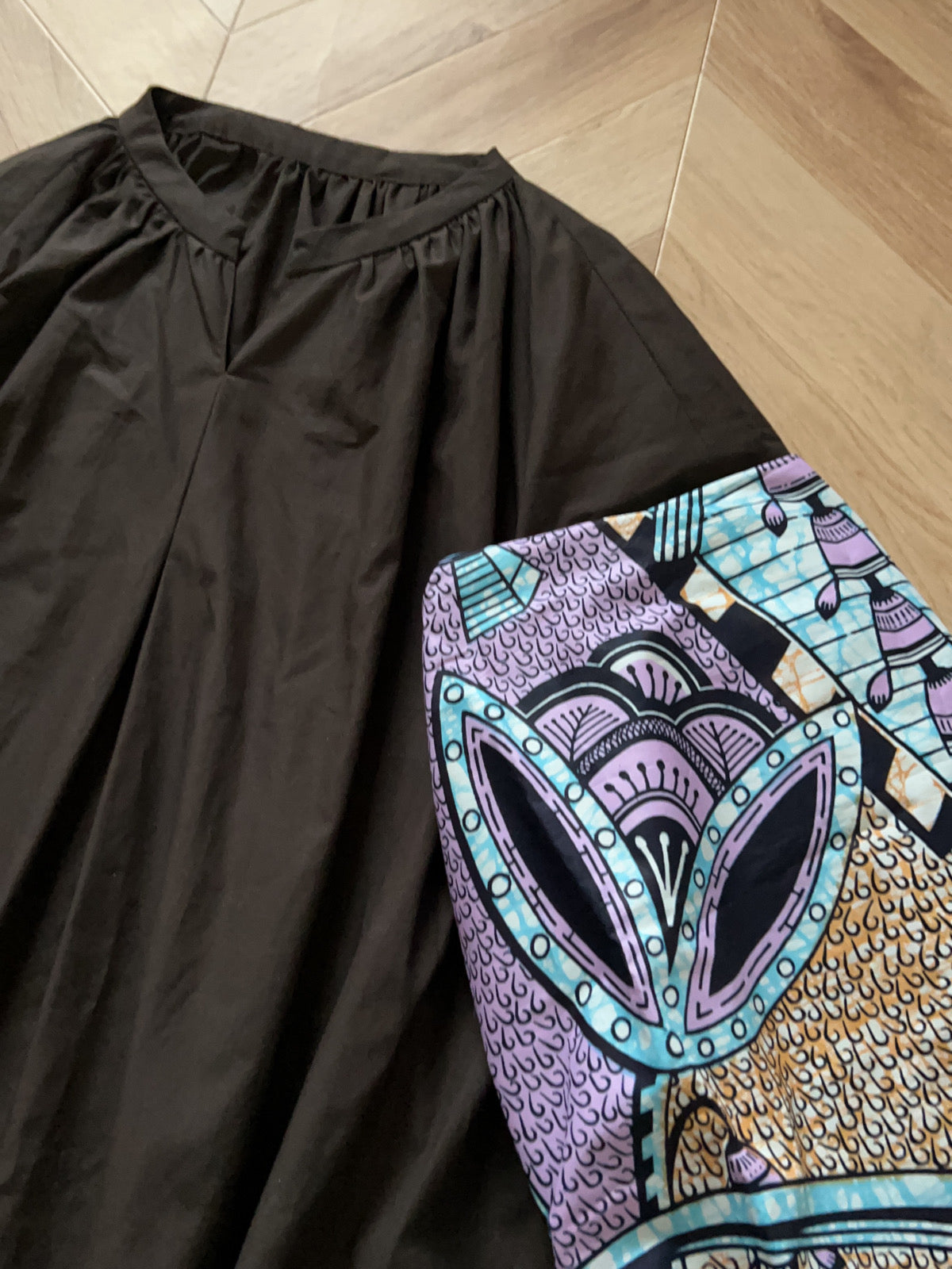 [Made to order] Plain x Batik: Volume sleeve dress