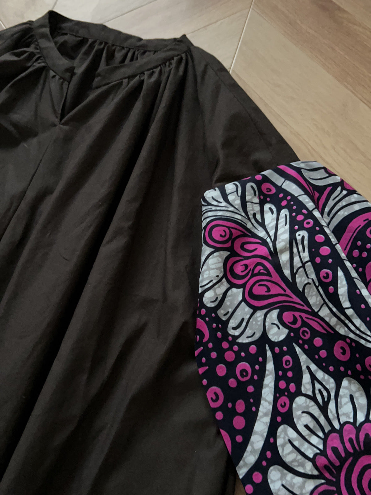 [Made to order] Plain x Batik: Volume sleeve dress