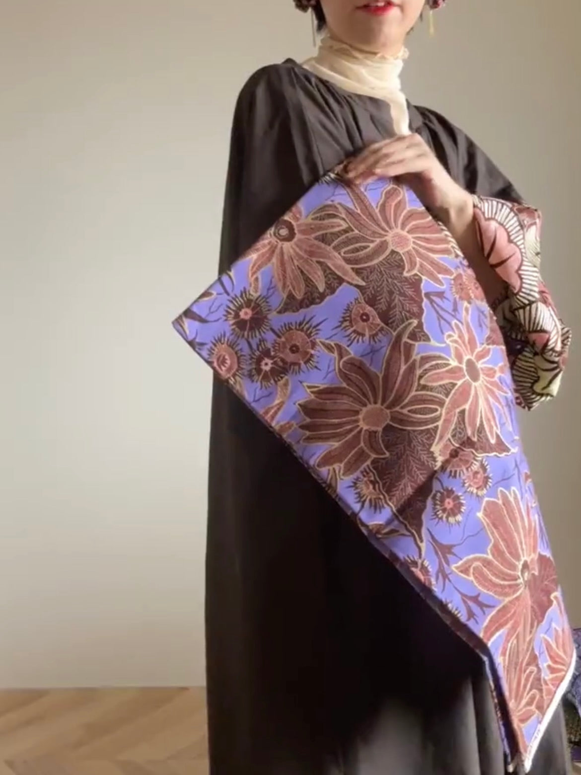 [Made to order] Plain x Batik: Volume sleeve dress