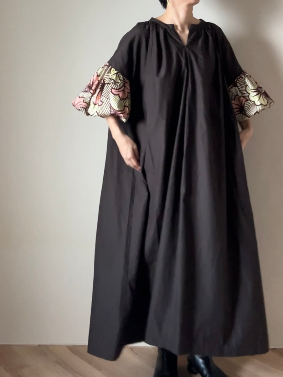[Made to order] Plain x Batik: Volume sleeve dress