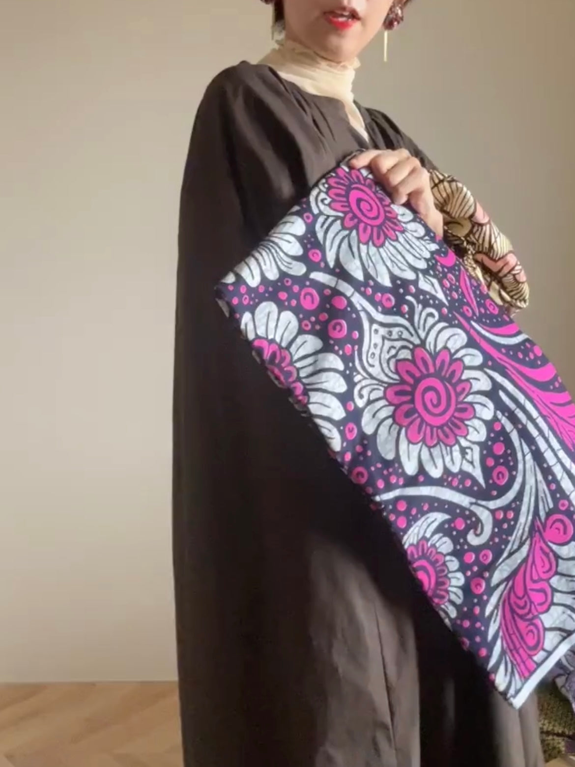 [Made to order] Plain x Batik: Volume sleeve dress