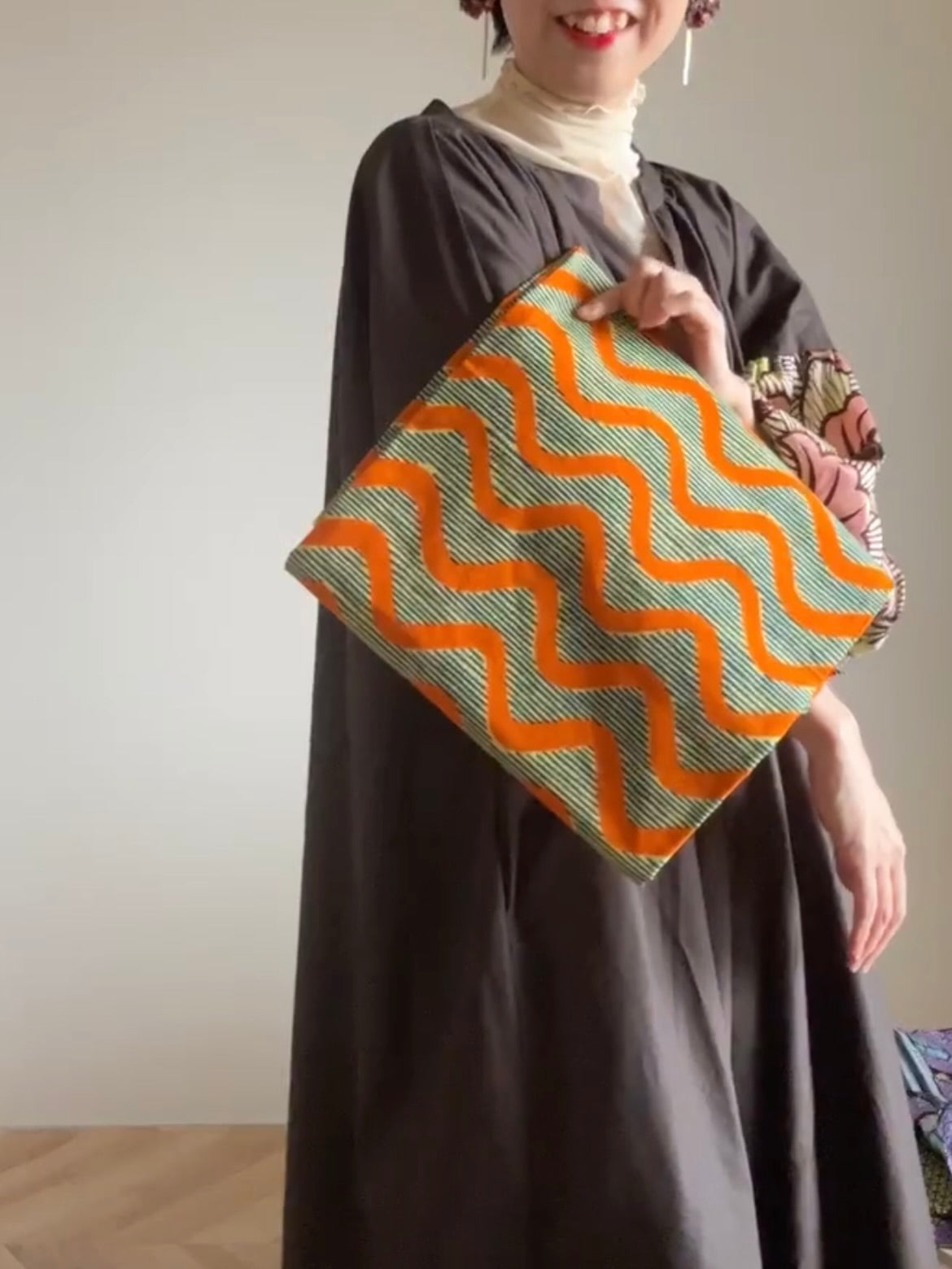 [Made to order] Plain x Batik: Volume sleeve dress