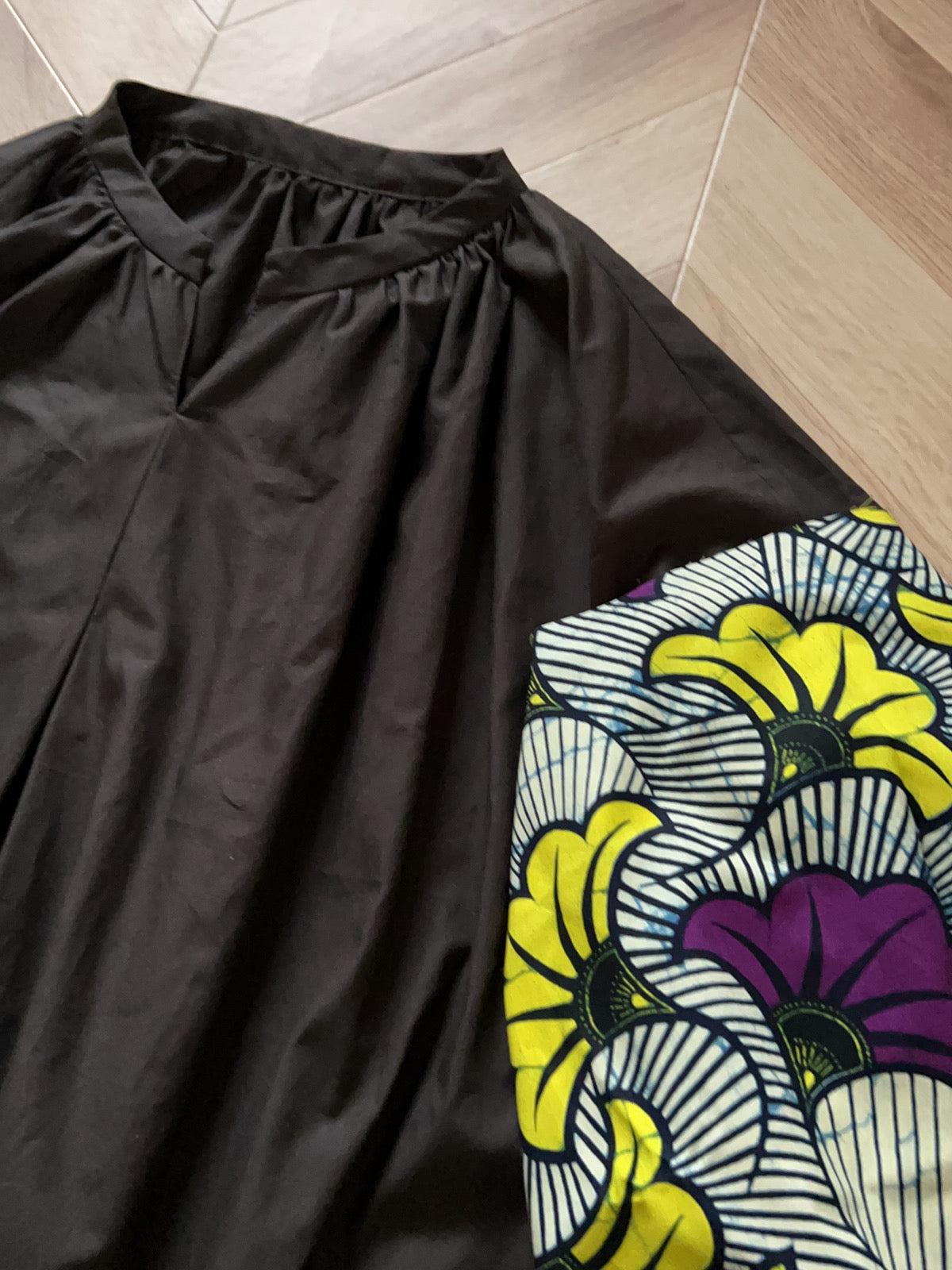 [Made to order] Plain x Batik: Volume sleeve dress