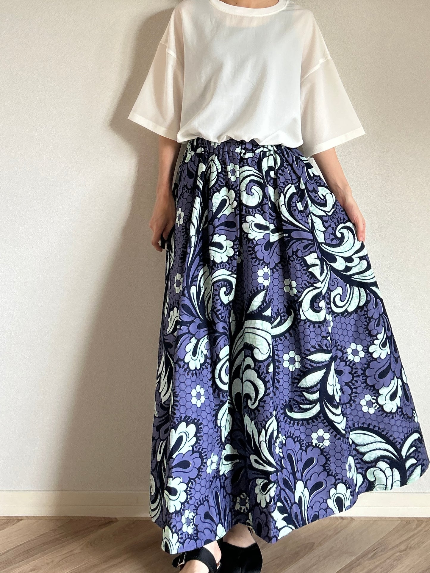 [Made to order] Voluminous long skirt (mariage pattern/light blue)