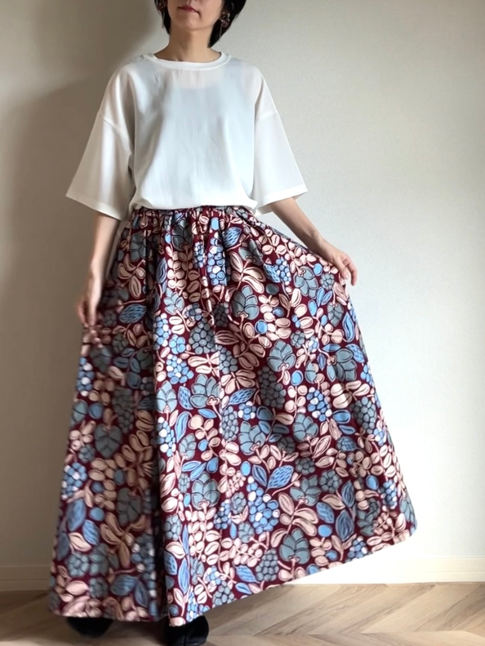 [Made to order] Voluminous long skirt (mariage pattern/light blue)