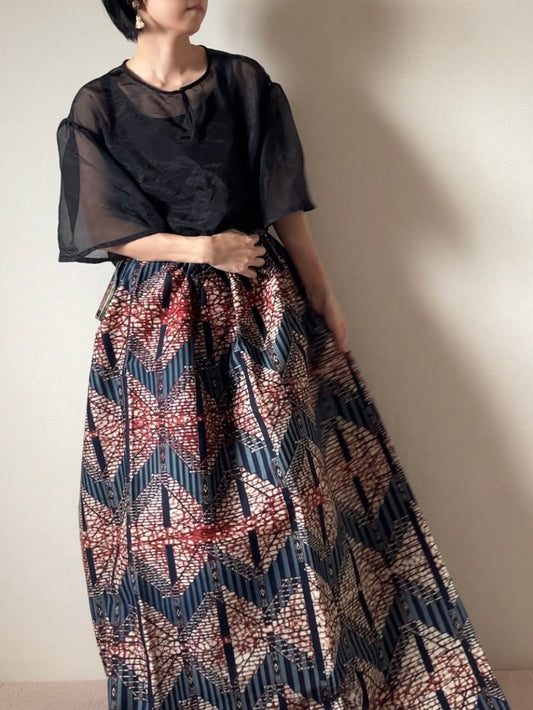 [Made to order] Voluminous long skirt (staircase pattern)