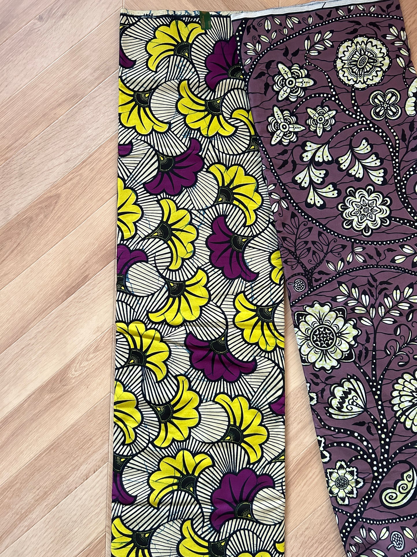 [Made to order] Plain x Batik: Volume sleeve dress