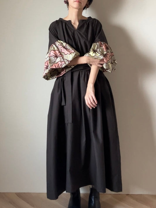 [Made to order] Plain x Batik: Volume sleeve dress