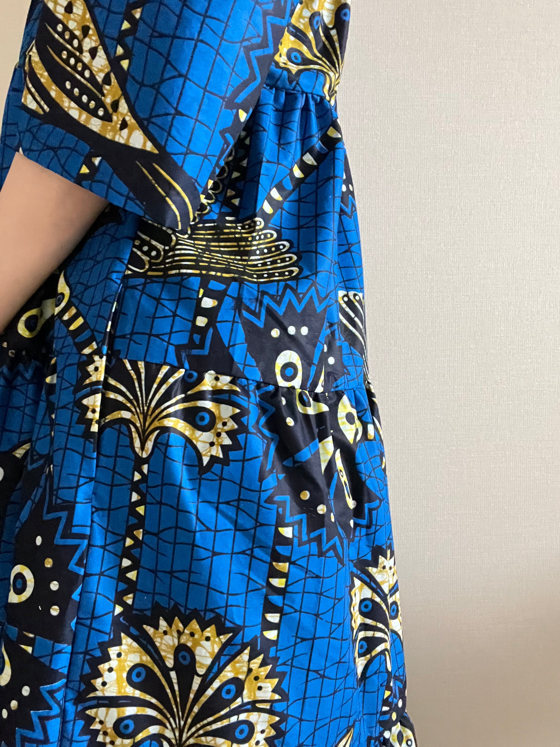 アフリカンバティックワンピース(鳥とお花/ブルー) – アフリカン アフリカンバティックワンピース(鳥とお花/ブルー) – アフリカン